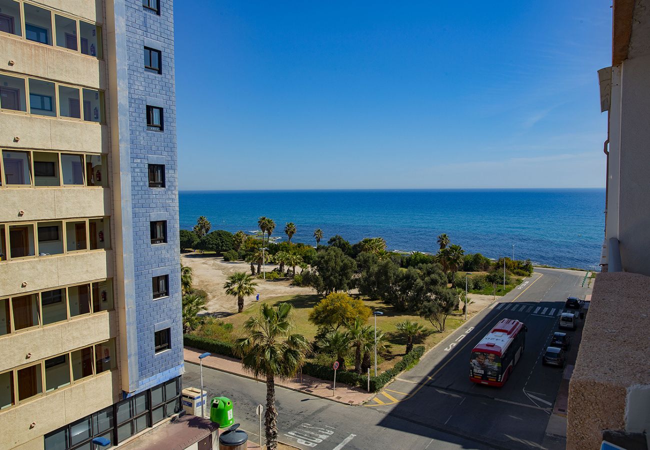 Ferienwohnung in Torrevieja - 106 Economy Sea View - Alicante Holiday