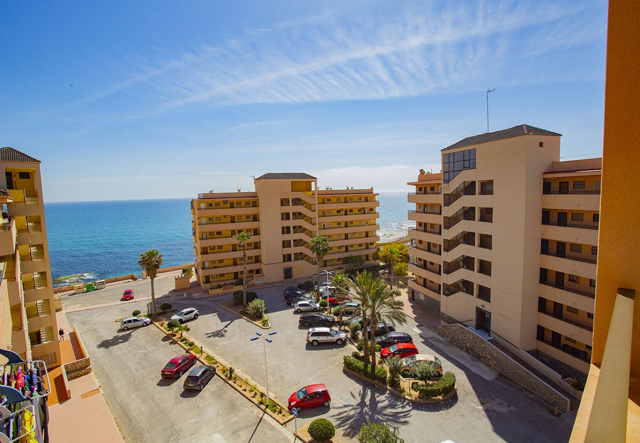 Ferienwohnung in Torrevieja - 106 Economy Sea View - Alicante Holiday