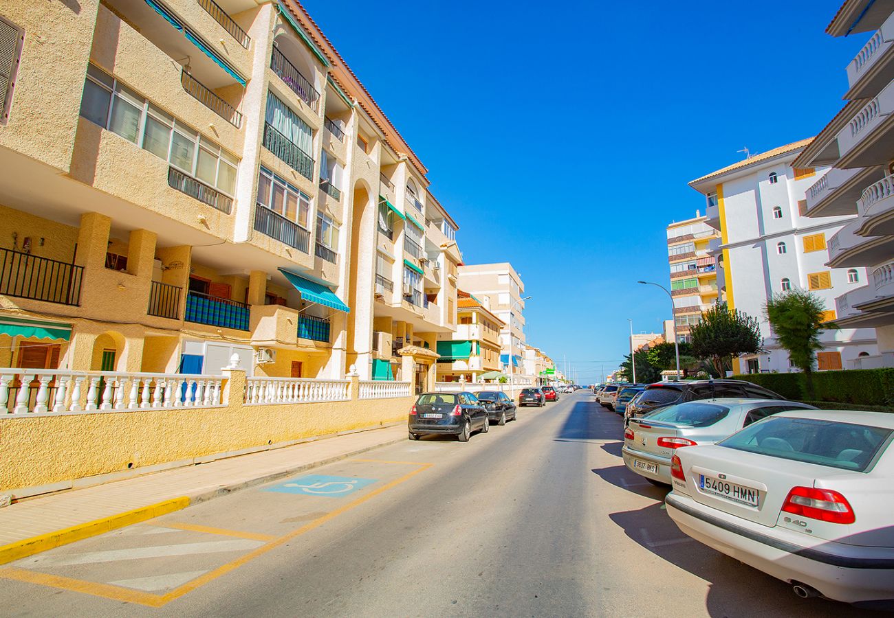 Ferienwohnung in La Mata - 057 Beach Dreams Apartment - Alicante Holiday