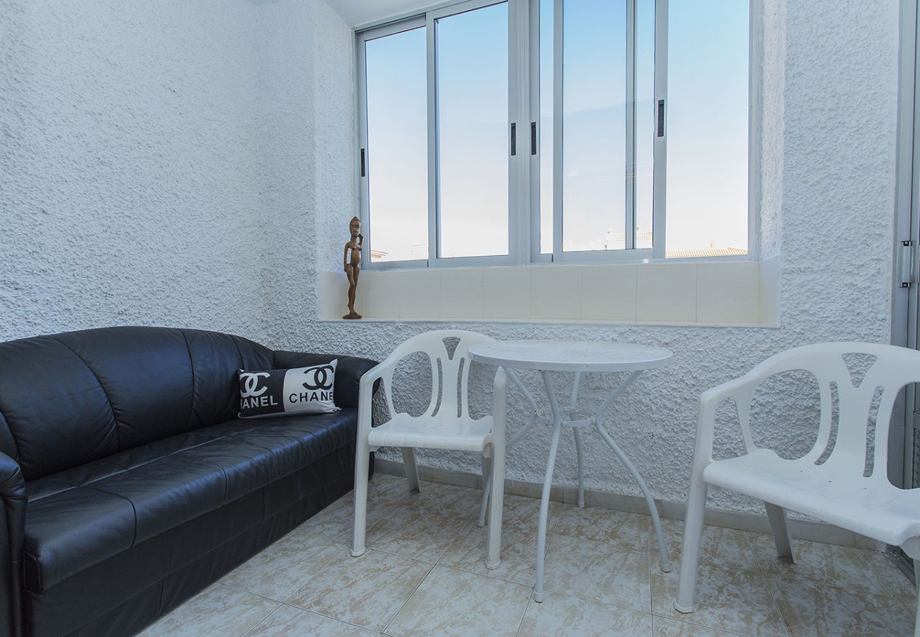 Ferienwohnung in La Mata - 057 Beach Dreams Apartment - Alicante Holiday