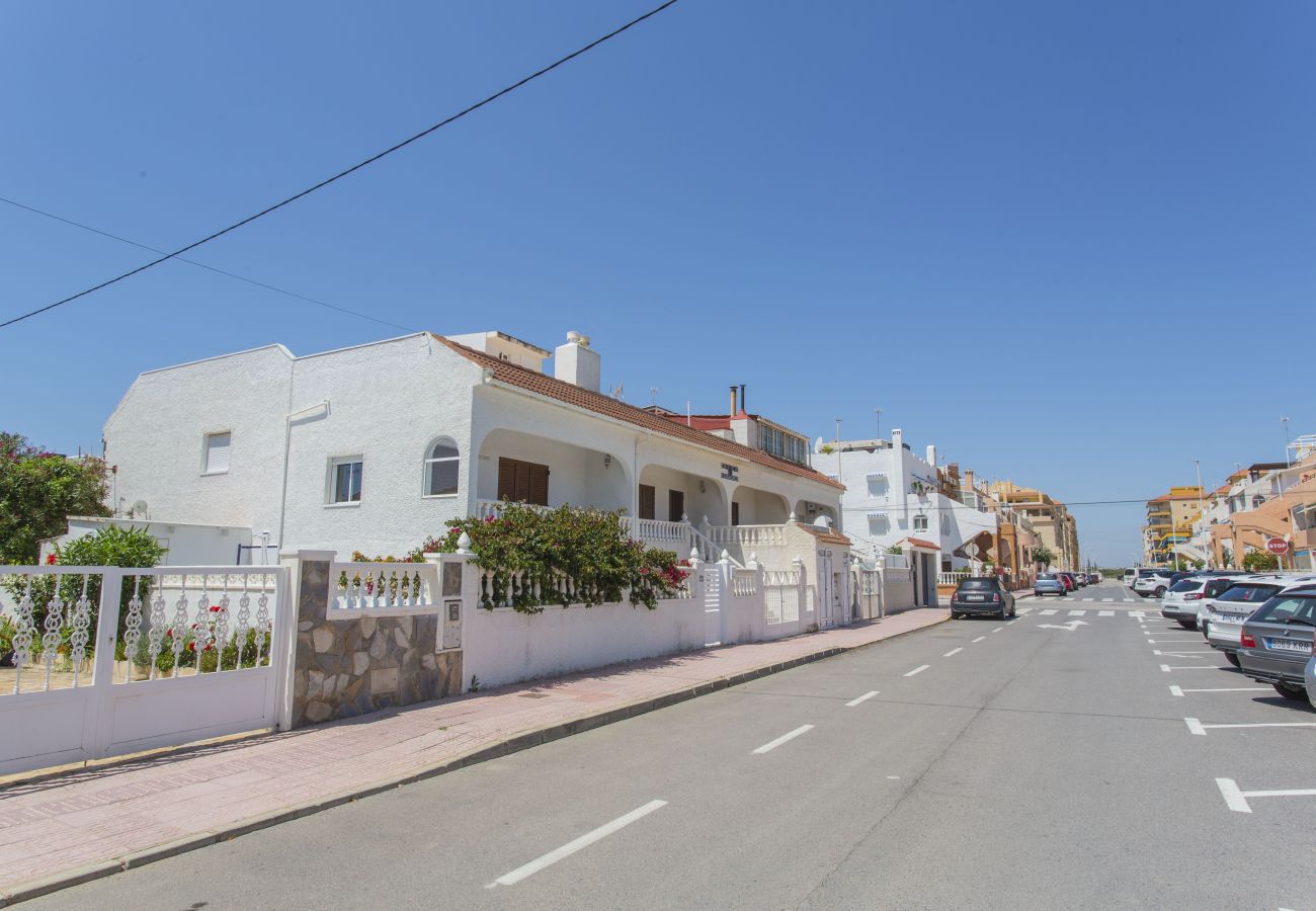 Bungalow in La Mata - 145 Sea Relax House - Alicante Holiday