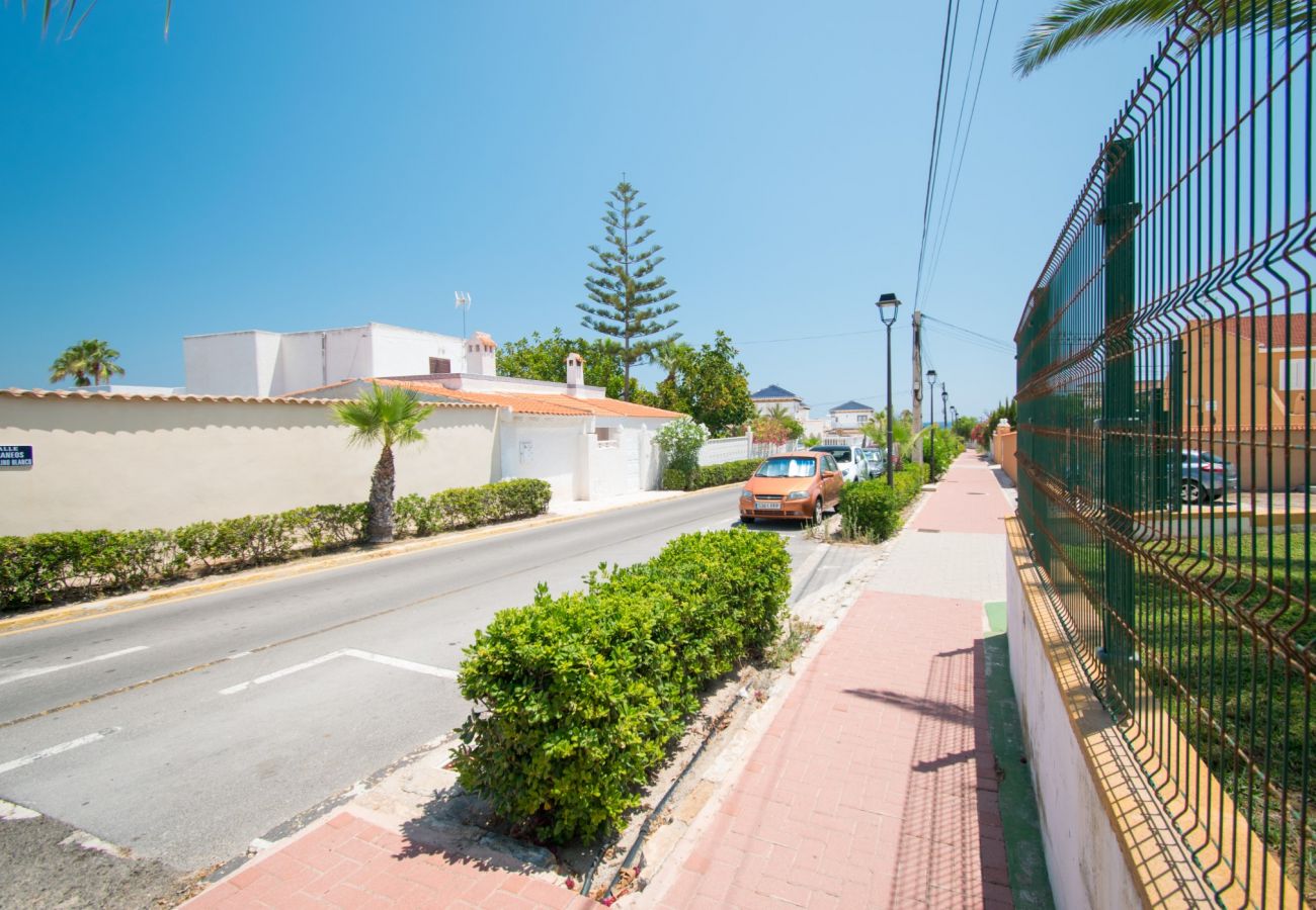 Bungalow in La Mata - 071 Molino Blanco Beach