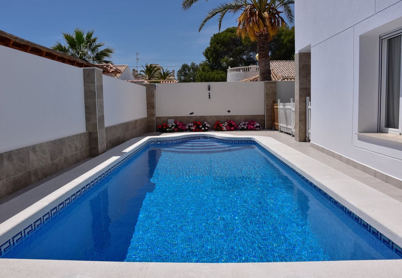 Villa in Cabo Roig - 200 Villa Deluxe - Alicante Holiday