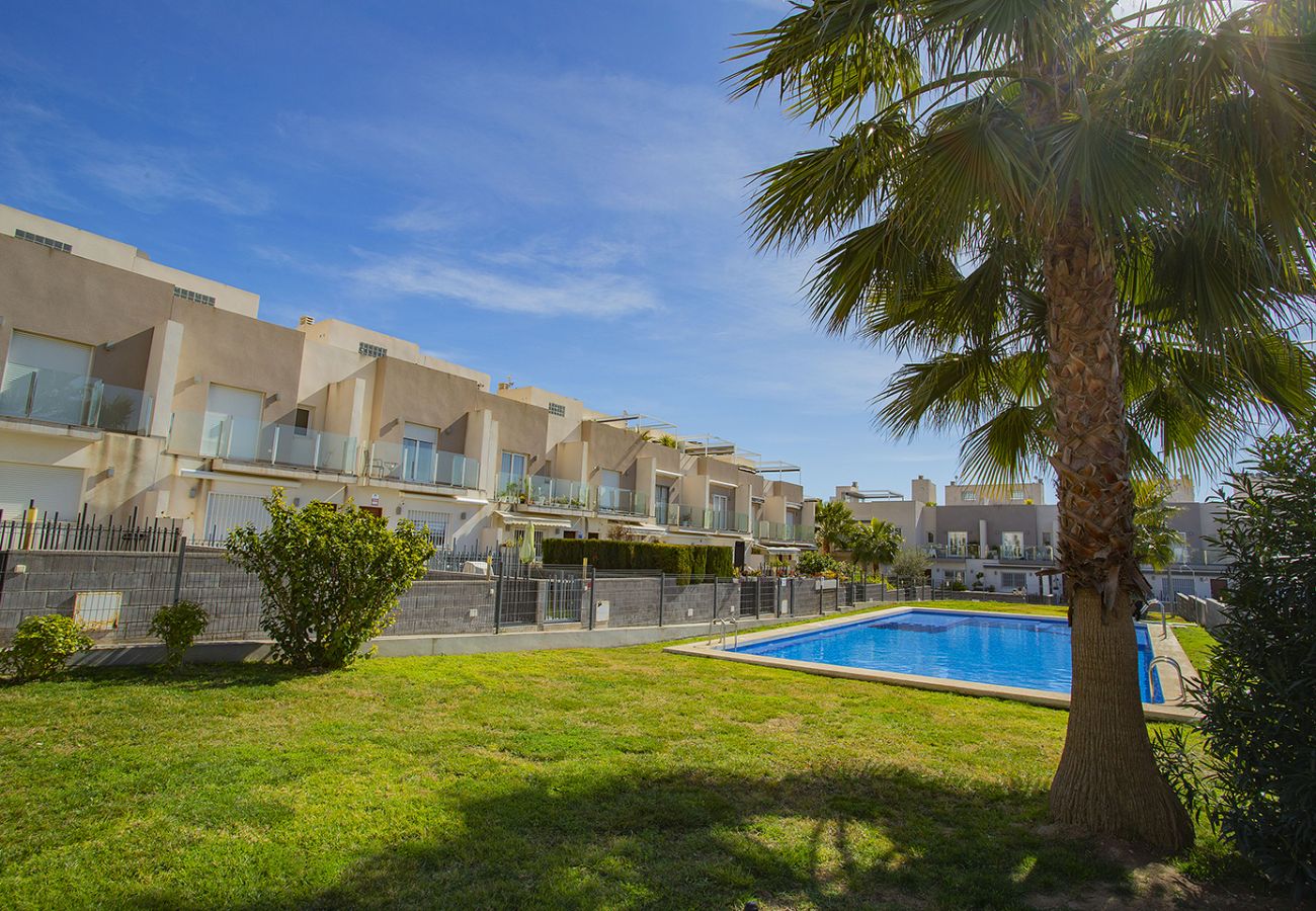 Бунгало на Торревьеха / Torrevieja - 036 Premium Bungalow - Alicante Holiday