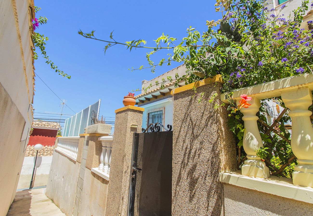 Бунгало на Торревьеха / Torrevieja - 217 Lovely Family Bungalow Alicante-Holiday